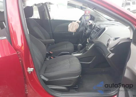 2015 Chevrolet Sonic Lt Auto из США, поврежденный, VIN 1G1JC5SG1F4150874